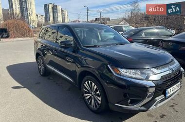 Внедорожник / Кроссовер Mitsubishi Outlander 2019 в Ивано-Франковске