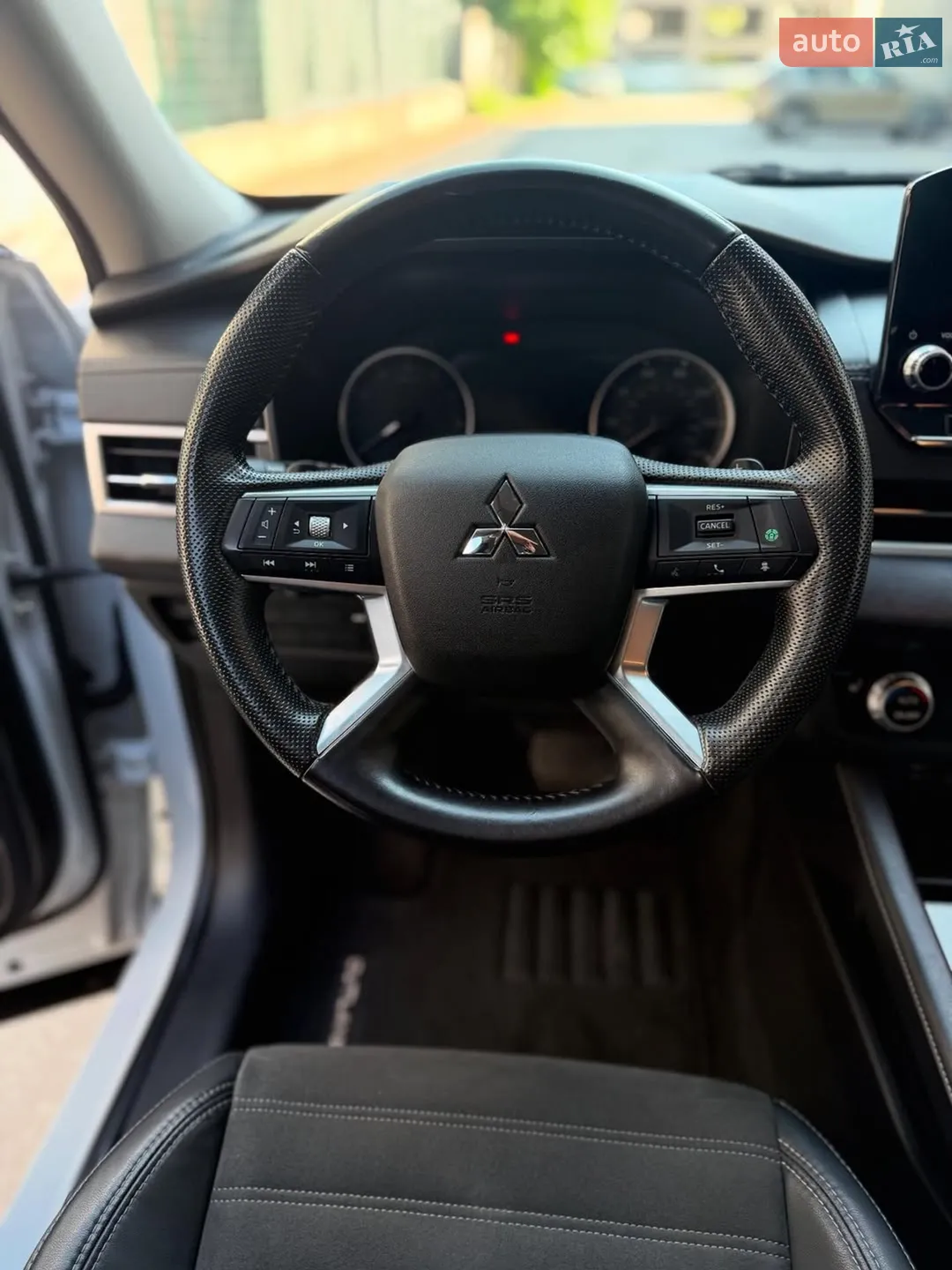 2022 Mitsubishi Outlander - мініатюра 14