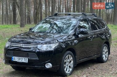 Позашляховик / Кросовер Mitsubishi Outlander 2013 в Києві