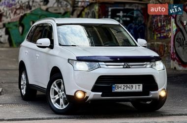 Позашляховик / Кросовер Mitsubishi Outlander 2014 в Одесі