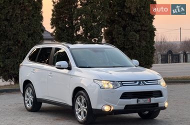 Позашляховик / Кросовер Mitsubishi Outlander 2013 в Дубні