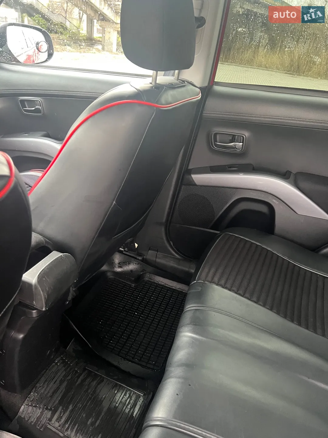 2010 Mitsubishi Outlander - мініатюра 14