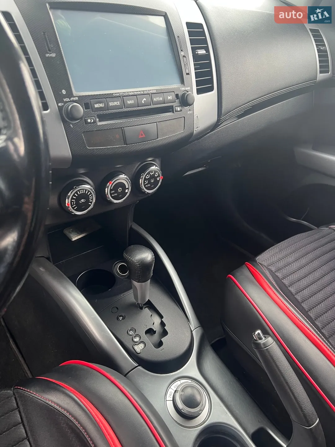2010 Mitsubishi Outlander - мініатюра 7