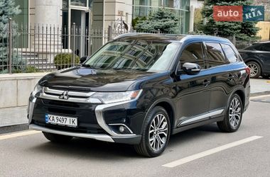 Внедорожник / Кроссовер Mitsubishi Outlander 2017 в Киеве