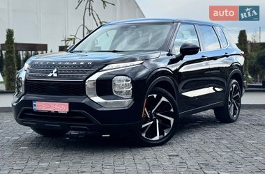 Внедорожник / Кроссовер Mitsubishi Outlander 2023 в Ровно