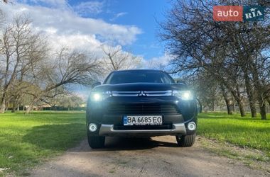 Внедорожник / Кроссовер Mitsubishi Outlander 2015 в Кропивницком