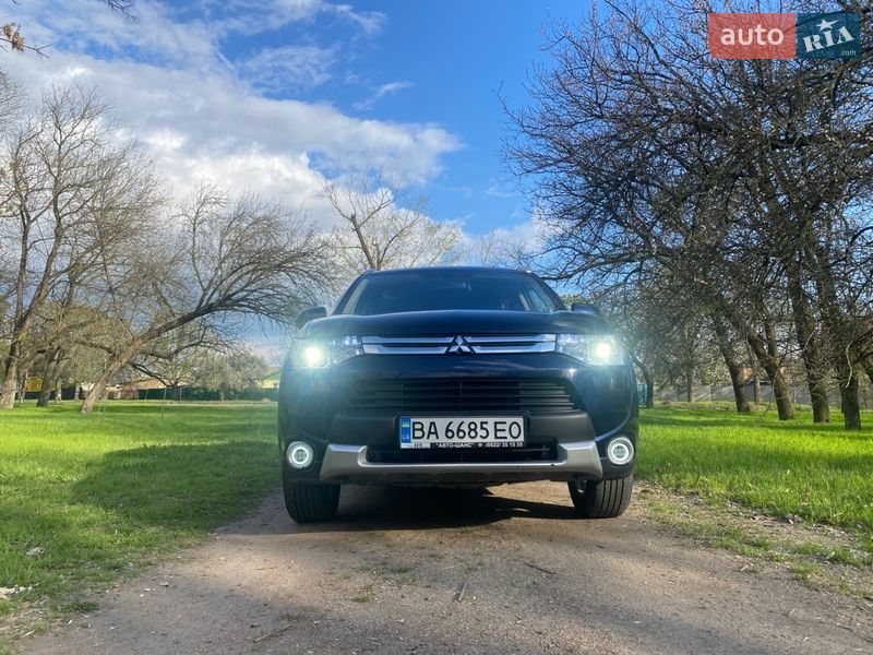 Mitsubishi Outlander 2015