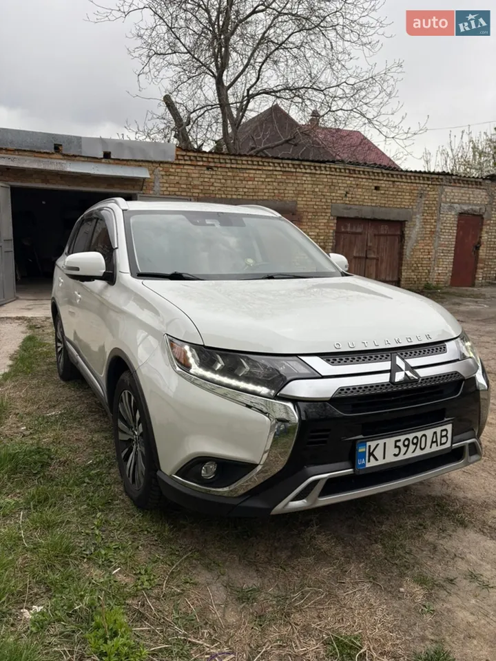 2018 Mitsubishi Outlander - мініатюра 12