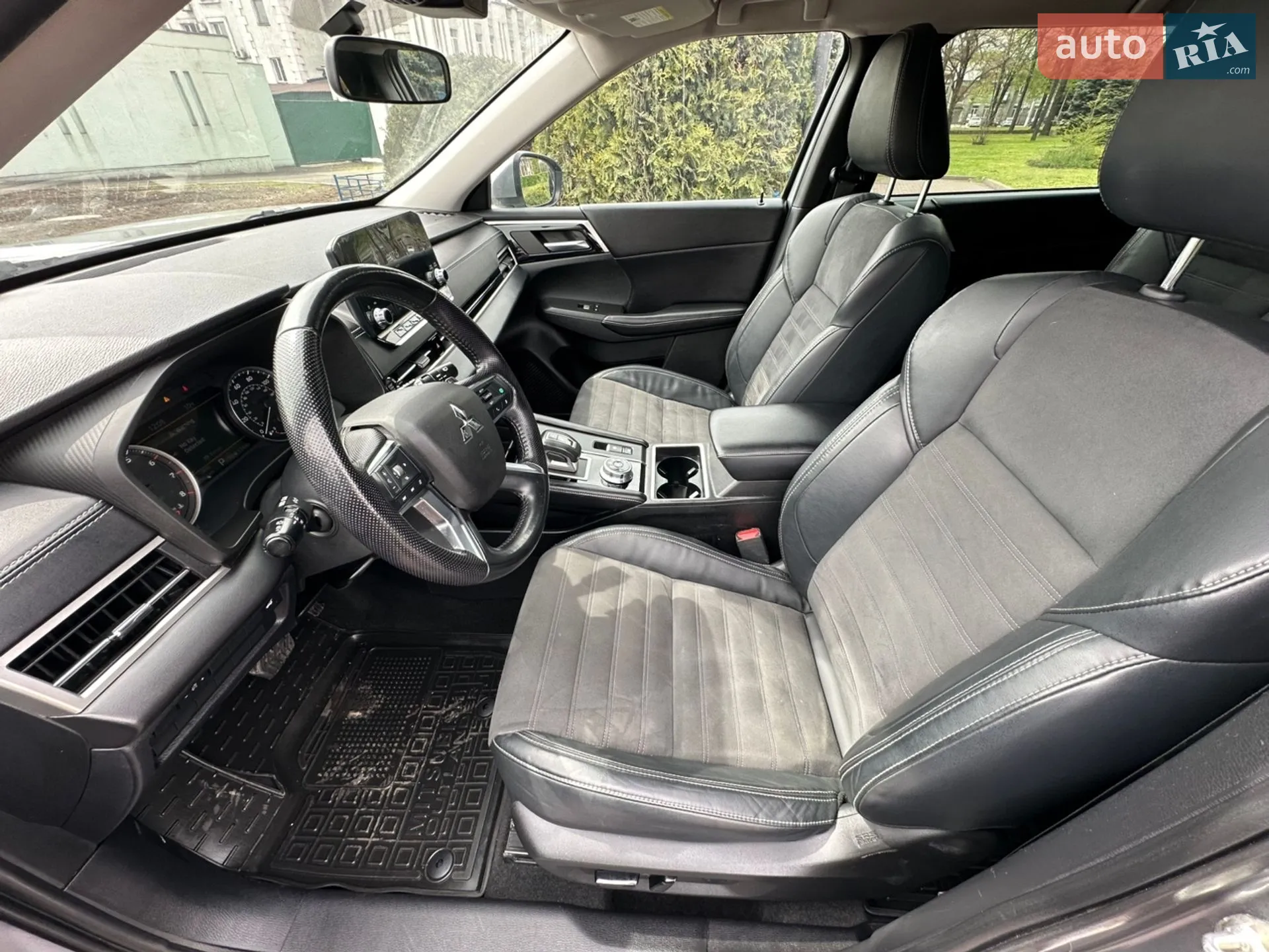 2021 Mitsubishi Outlander - мініатюра 13
