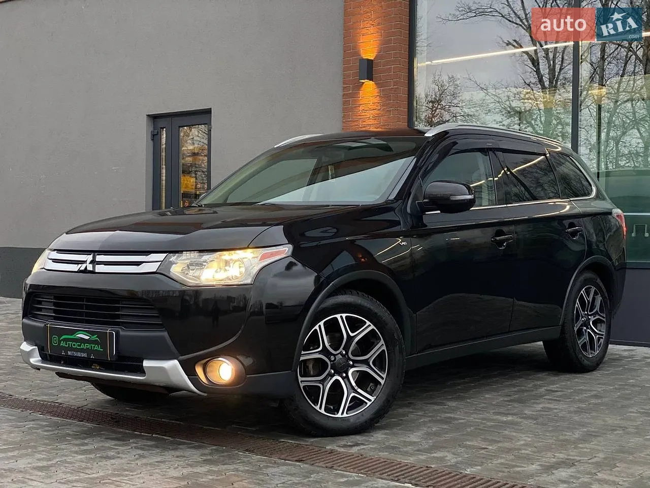 2016 Mitsubishi Outlander - мініатюра 28