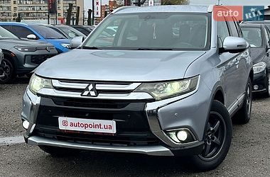 Внедорожник / Кроссовер Mitsubishi Outlander 2017 в Белогородке