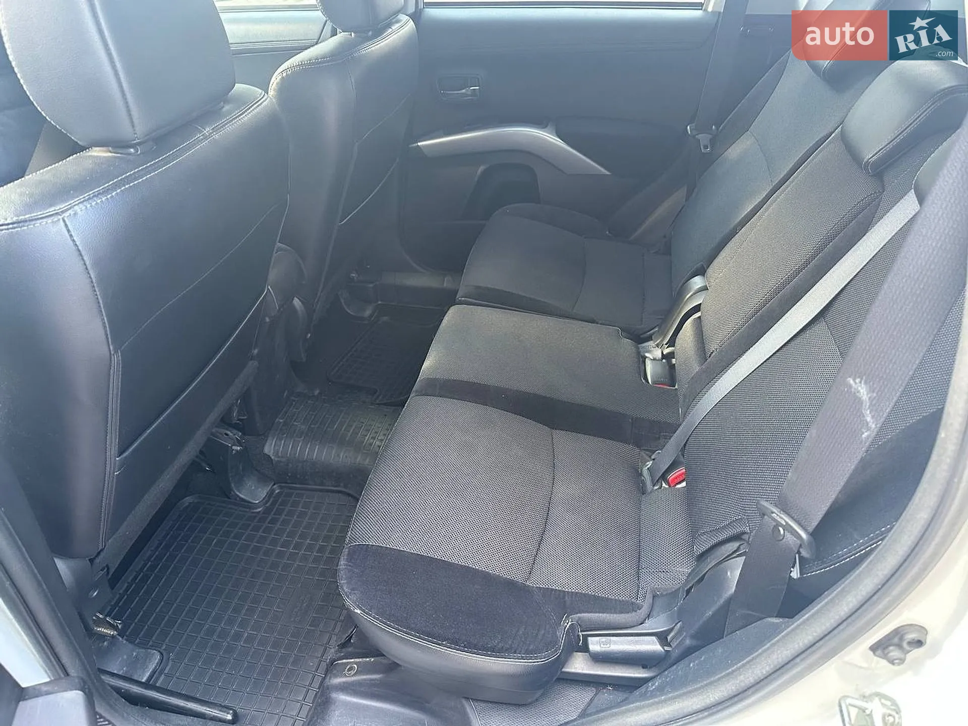 2011 Mitsubishi Outlander - мініатюра 13