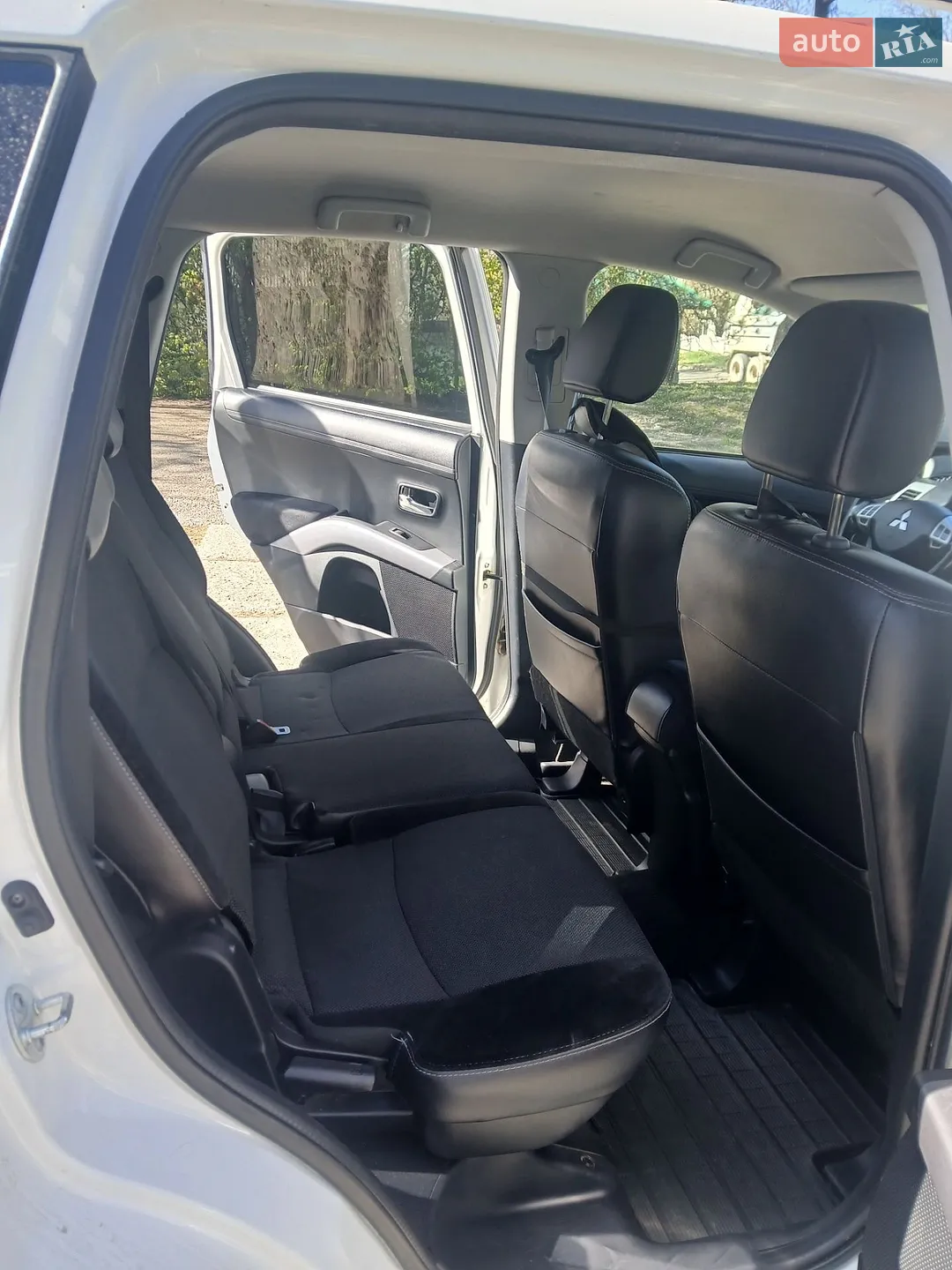 2011 Mitsubishi Outlander - мініатюра 3