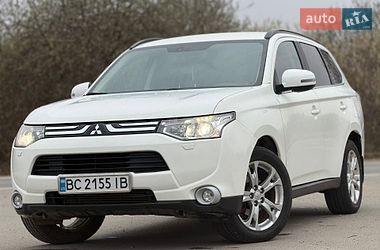 Внедорожник / Кроссовер Mitsubishi Outlander 2013 в Самборе