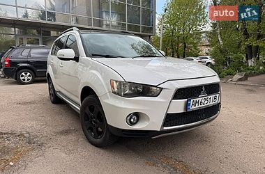 Внедорожник / Кроссовер Mitsubishi Outlander 2010 в Житомире
