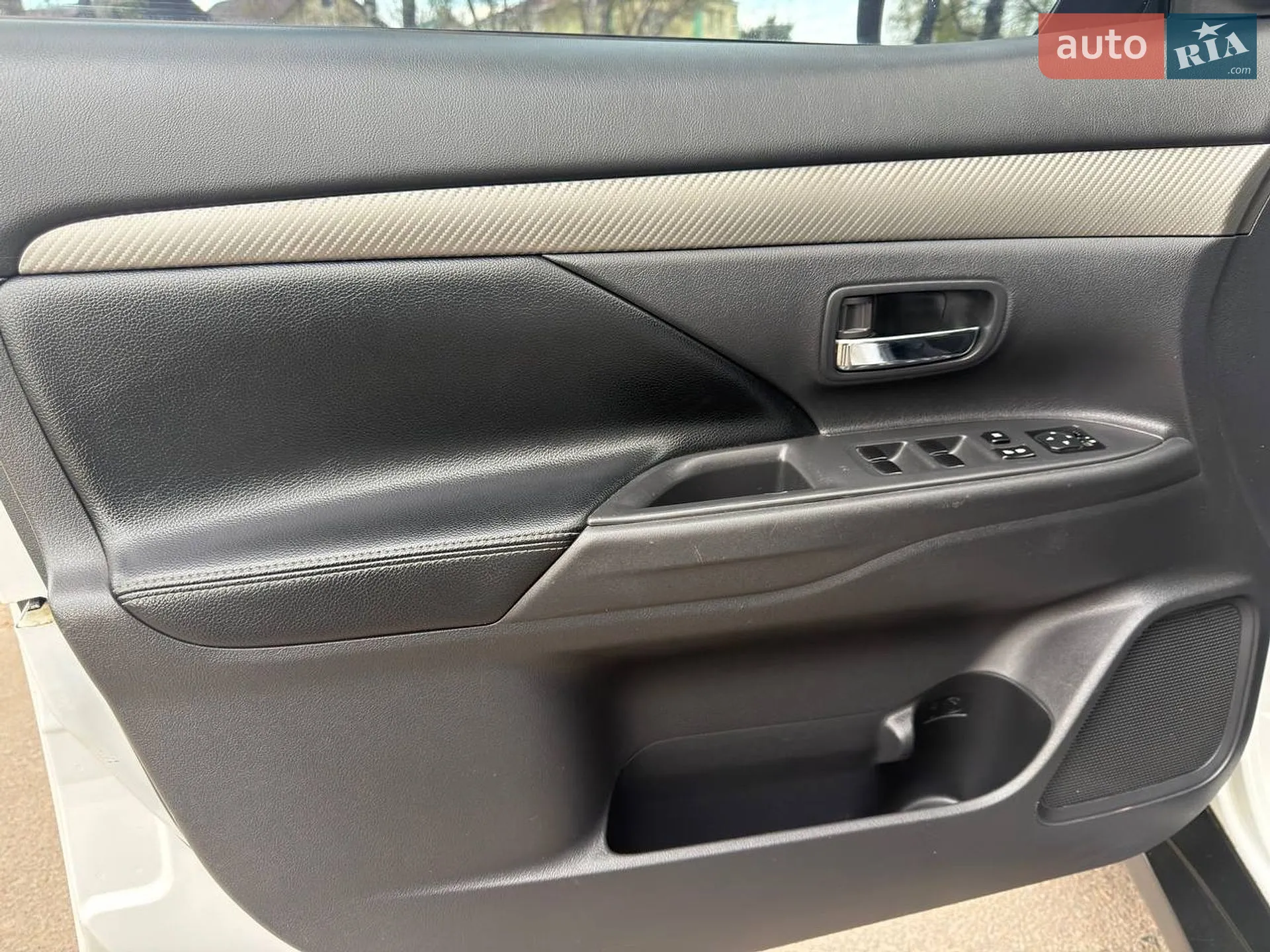 2014 Mitsubishi Outlander - мініатюра 25