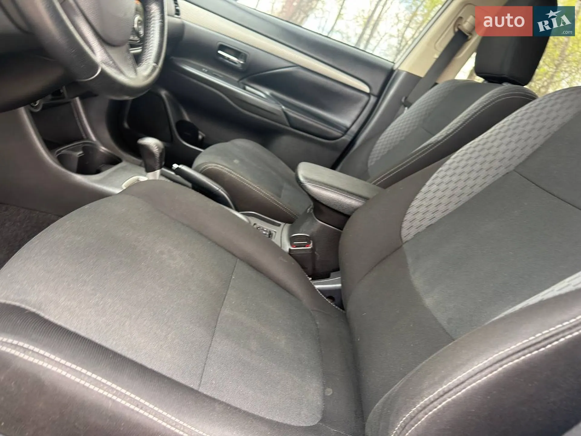 2014 Mitsubishi Outlander - мініатюра 28