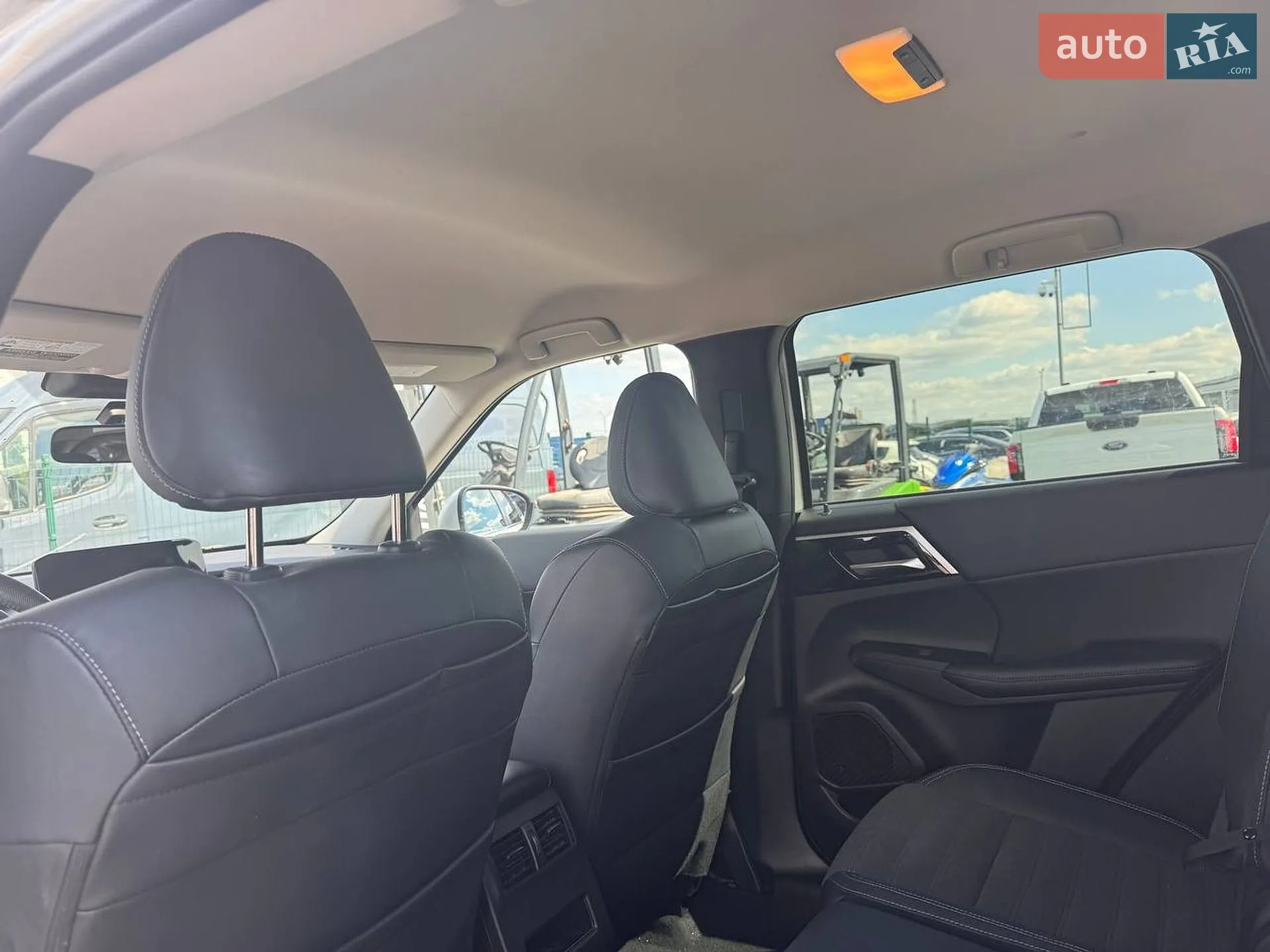 2021 Mitsubishi Outlander - мініатюра 17