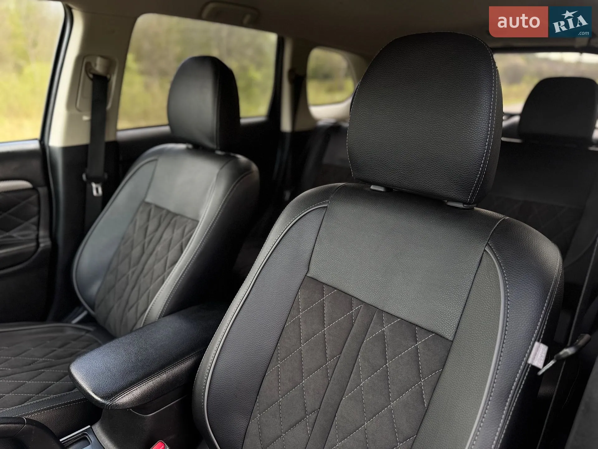 2018 Mitsubishi Outlander - мініатюра 37
