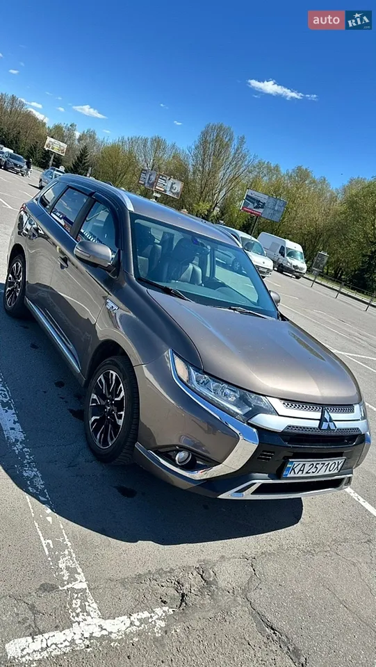 2017 Mitsubishi Outlander - мініатюра 30