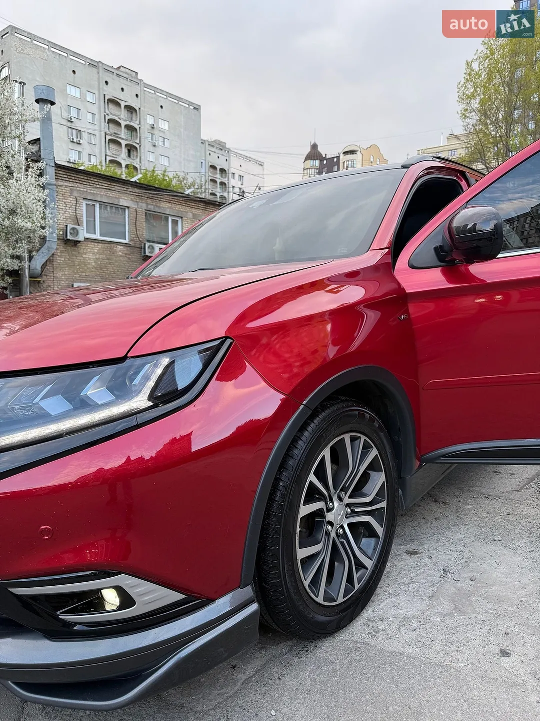 2016 Mitsubishi Outlander - мініатюра 4