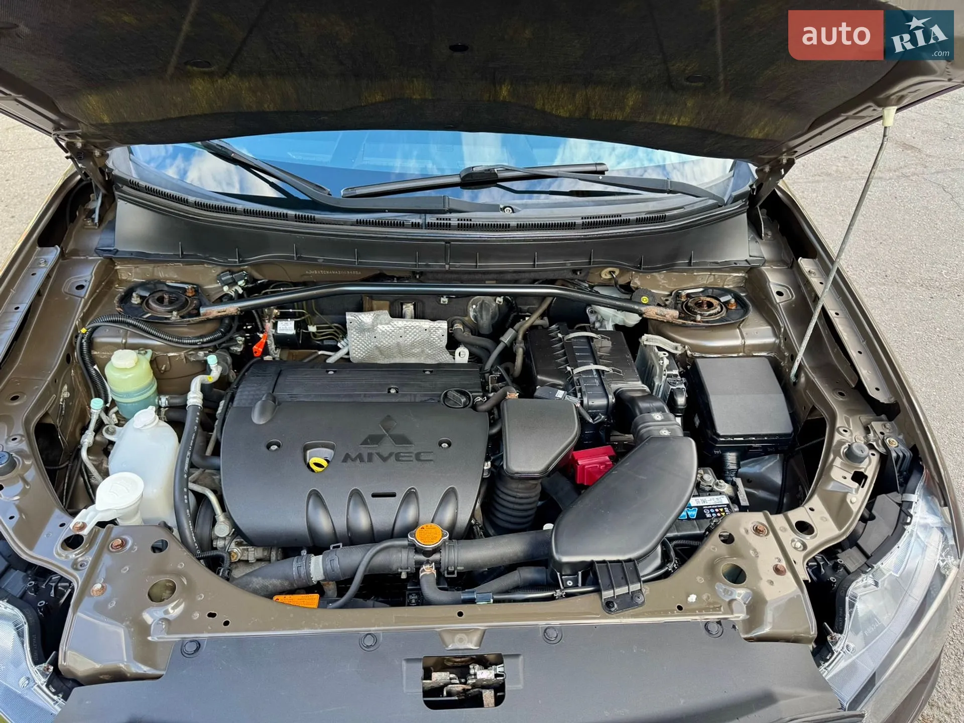 2010 Mitsubishi Outlander - мініатюра 30
