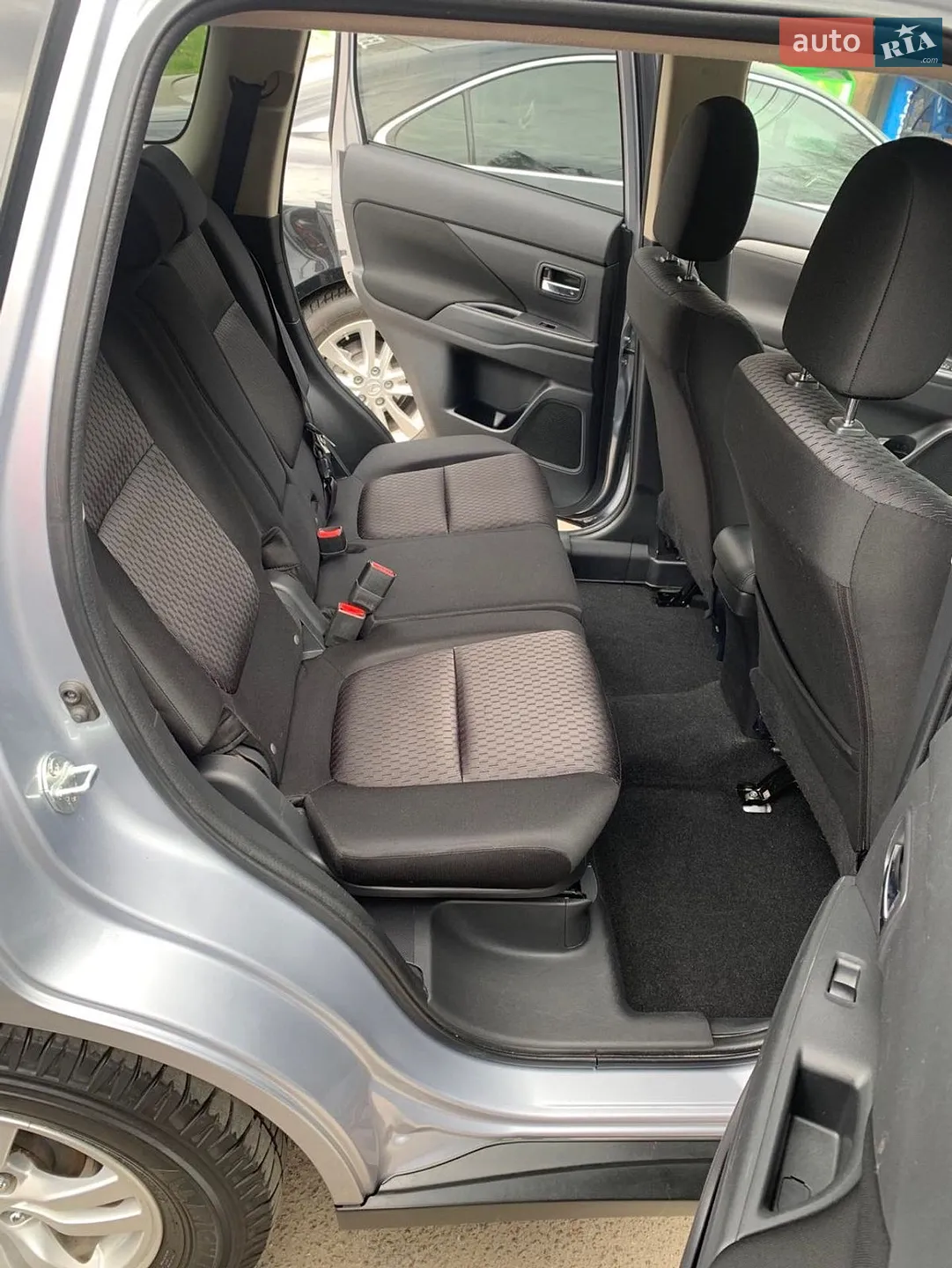 2012 Mitsubishi Outlander - мініатюра 10