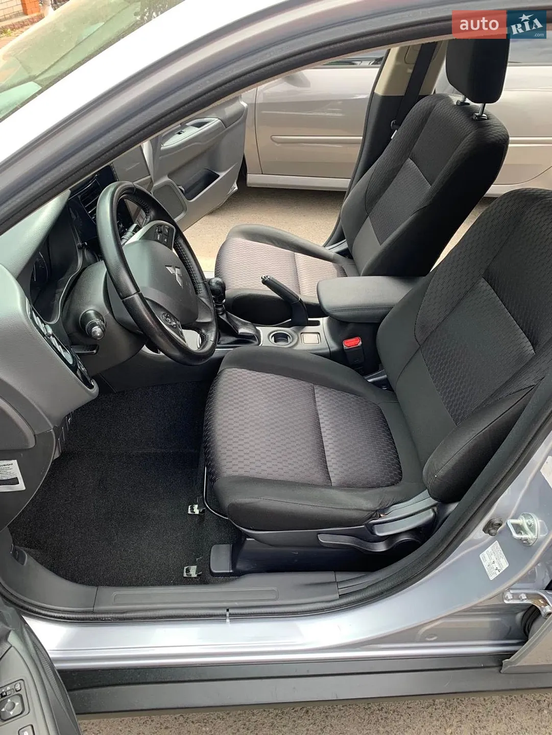 2012 Mitsubishi Outlander - мініатюра 21