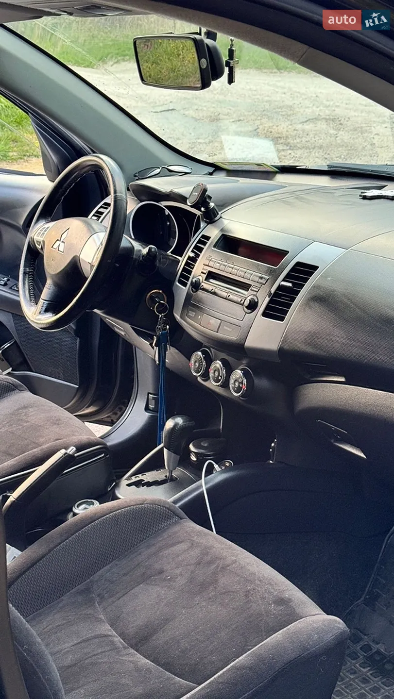 2011 Mitsubishi Outlander - мініатюра 22