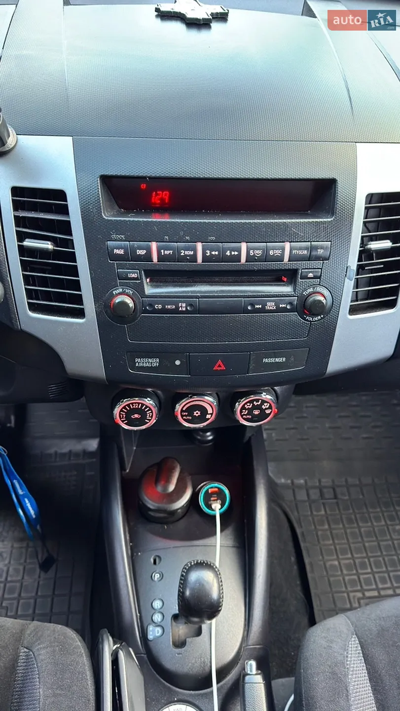 2011 Mitsubishi Outlander - мініатюра 39
