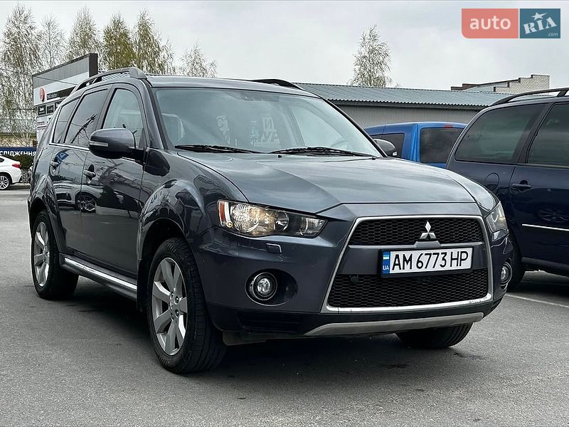 Mitsubishi Outlander 2011