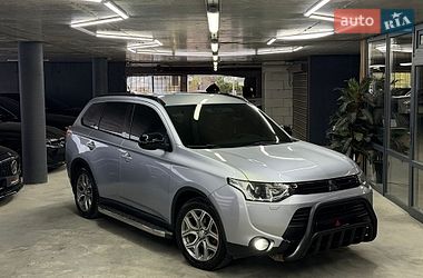 Позашляховик / Кросовер Mitsubishi Outlander 2014 в Одесі