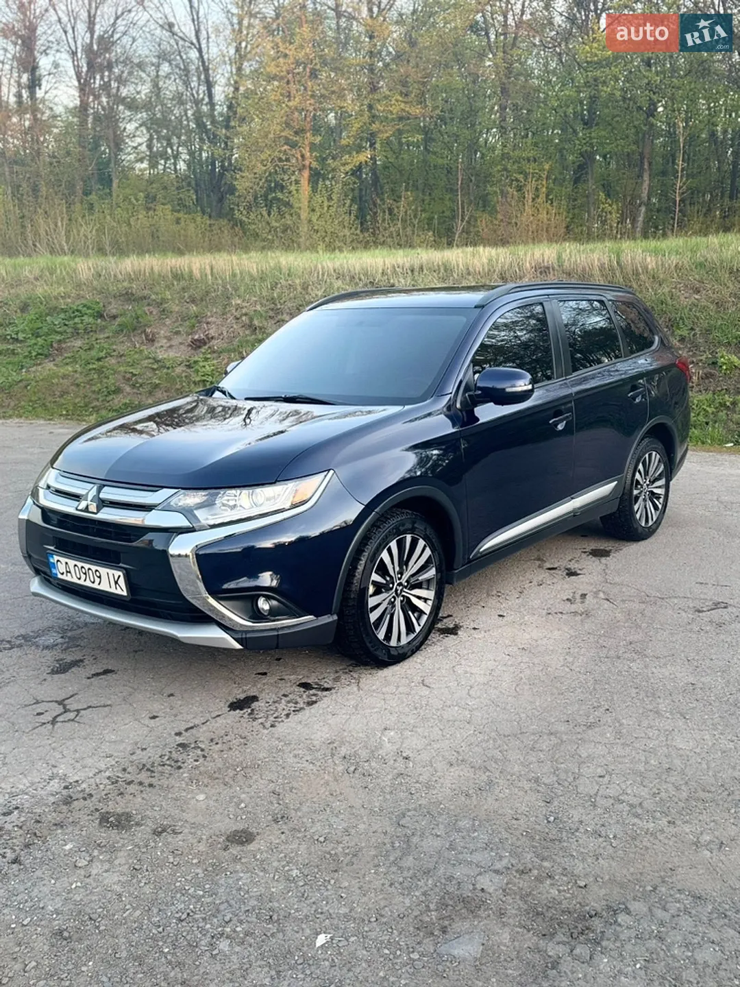2018 Mitsubishi Outlander - фото 1