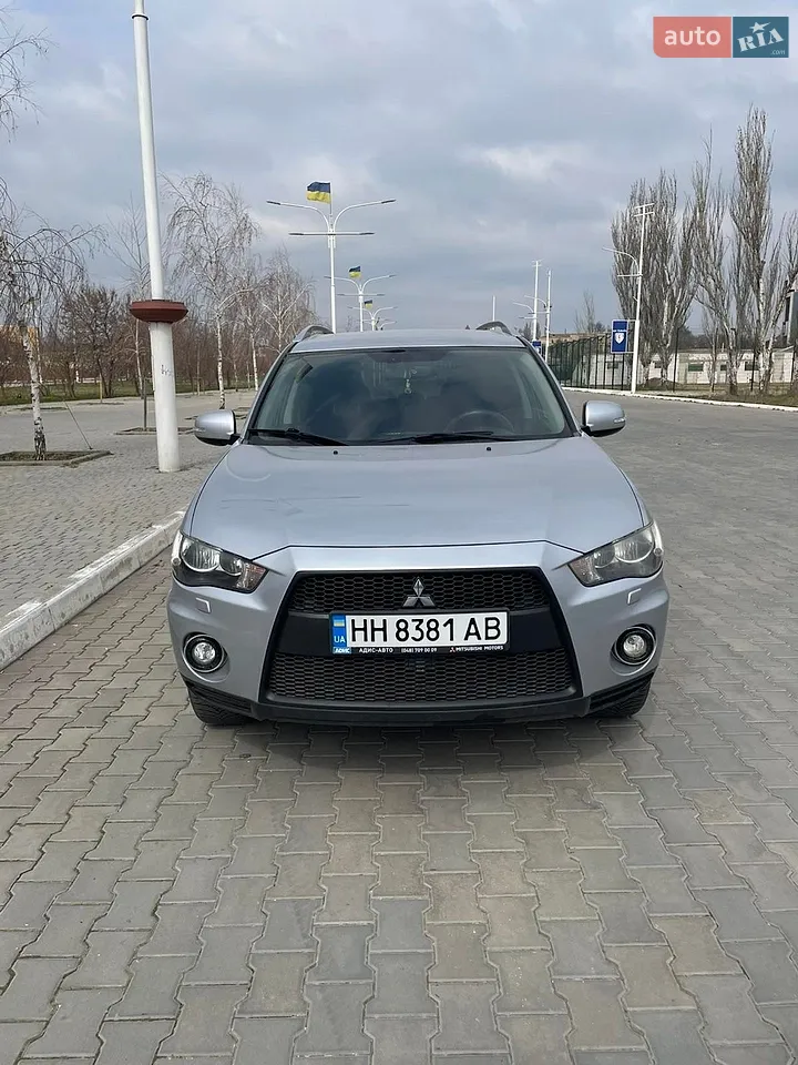 2010 Mitsubishi Outlander - мініатюра 26