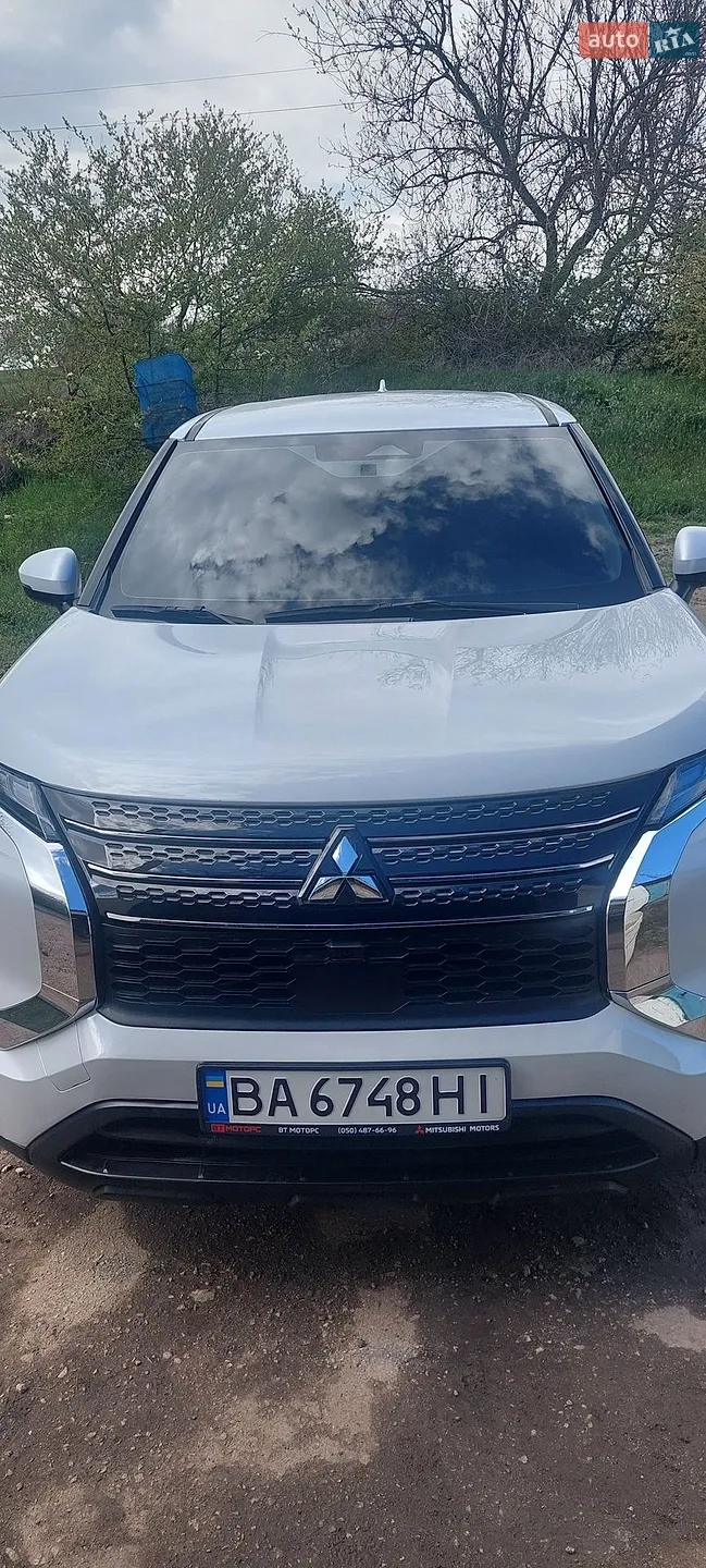 2021 Mitsubishi Outlander - мініатюра 3