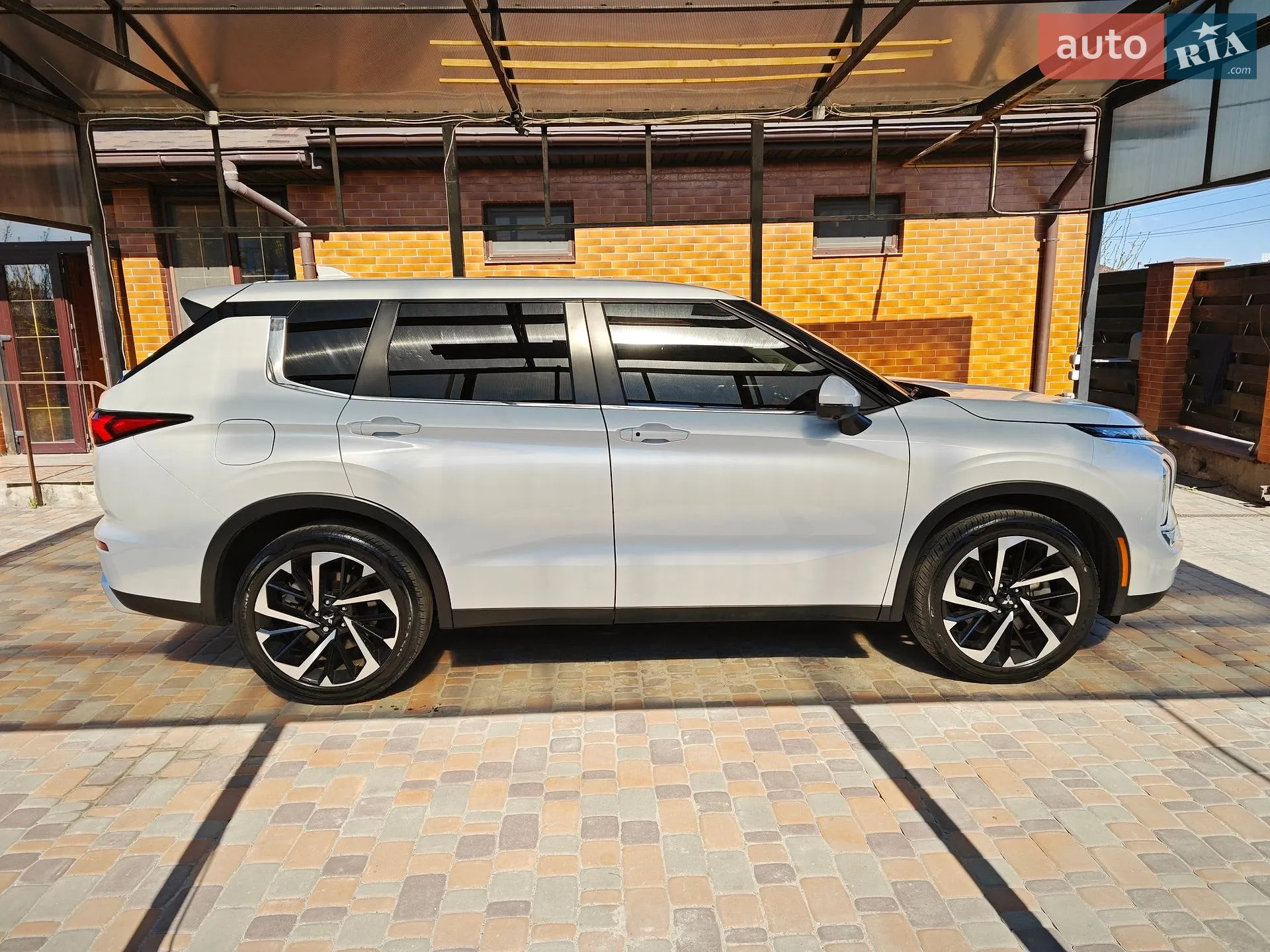 2023 Mitsubishi Outlander - мініатюра 3
