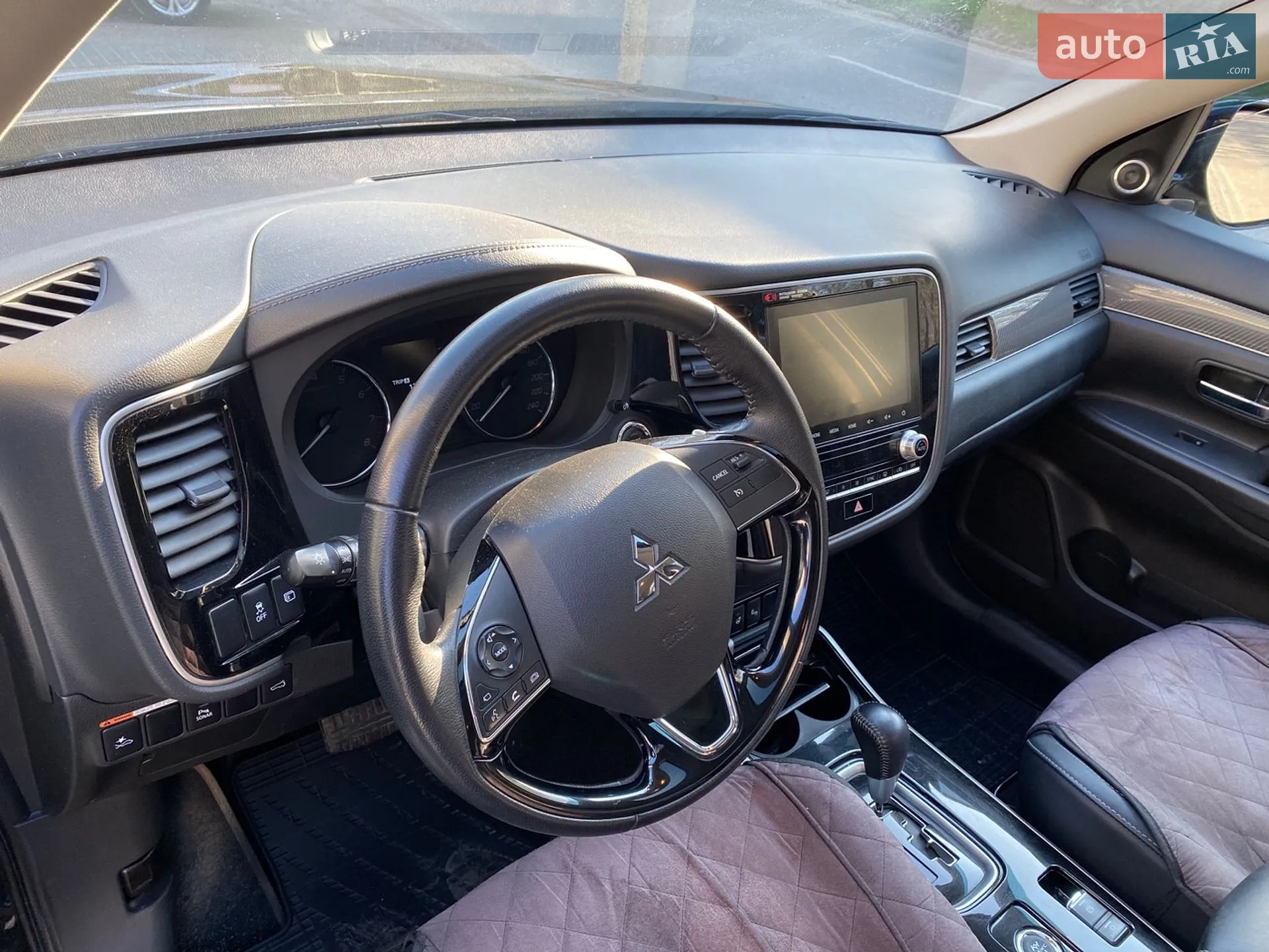 2020 Mitsubishi Outlander - мініатюра 8