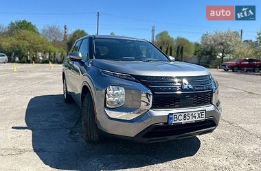 Внедорожник / Кроссовер Mitsubishi Outlander 2022 в Львове