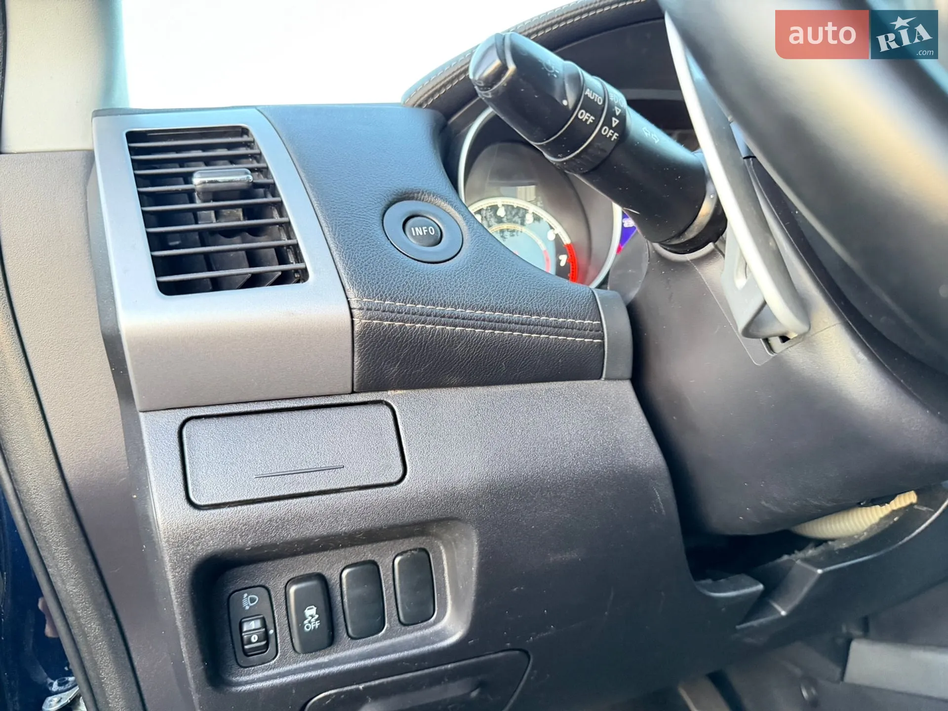 2010 Mitsubishi Outlander - мініатюра 27