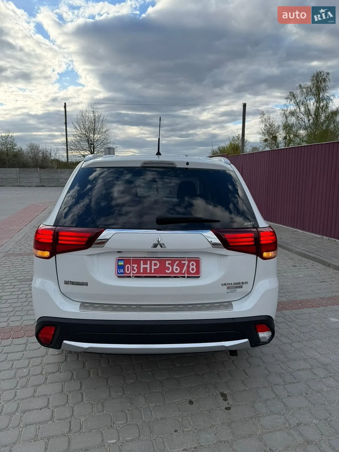 2016 Mitsubishi Outlander - мініатюра 12