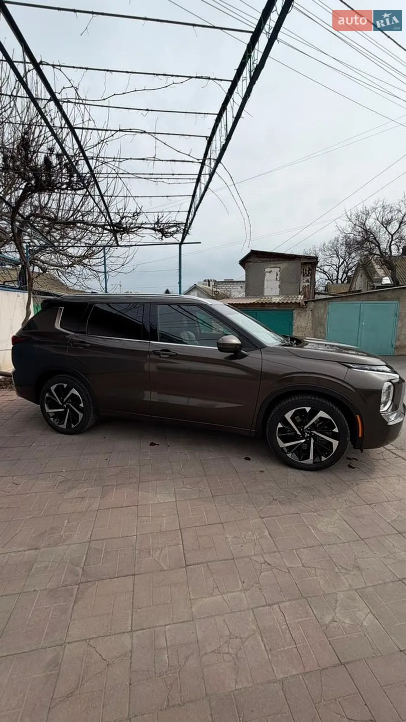 2021 Mitsubishi Outlander - мініатюра 4