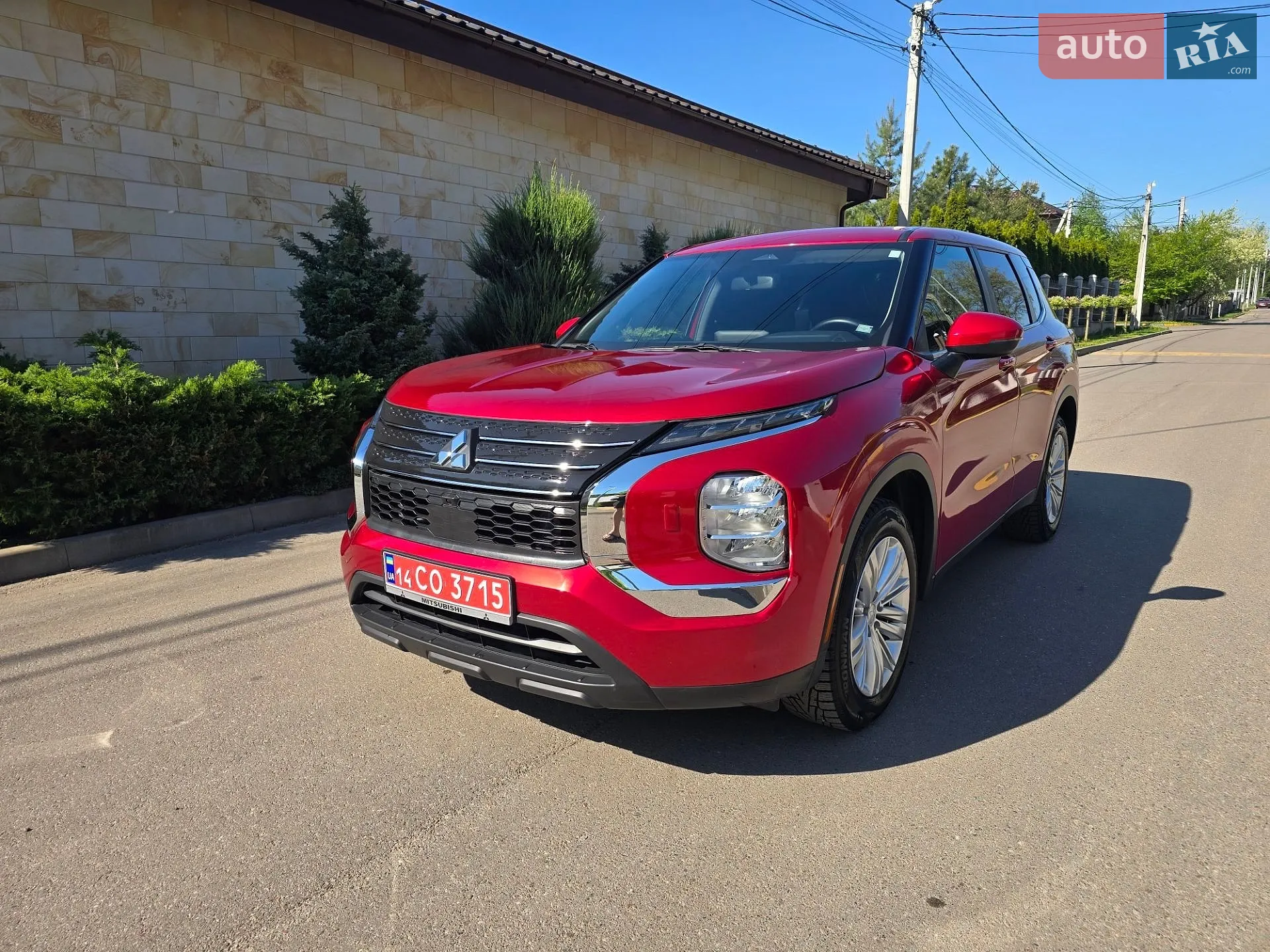 2022 Mitsubishi Outlander - фото 1