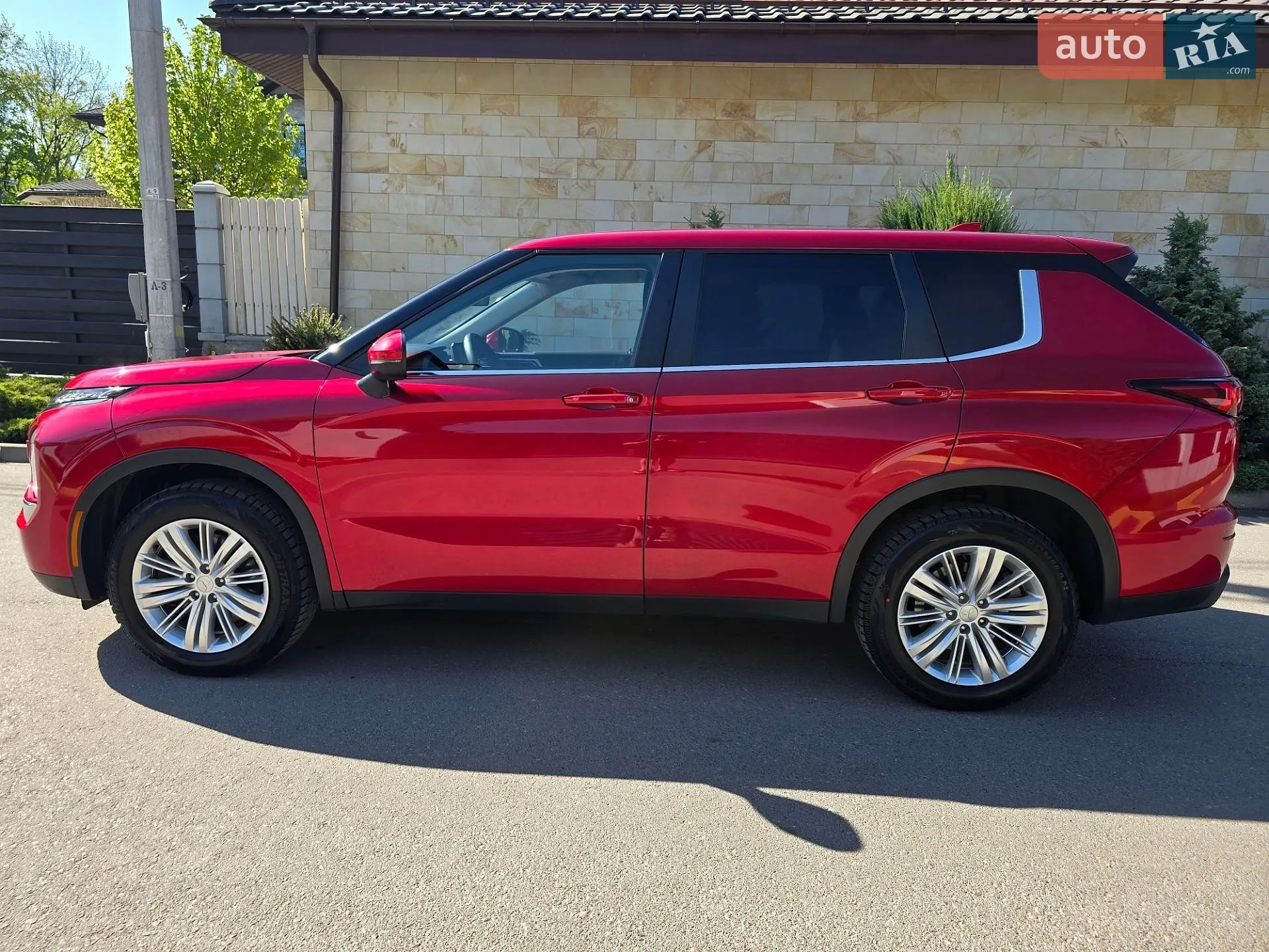2022 Mitsubishi Outlander - мініатюра 16