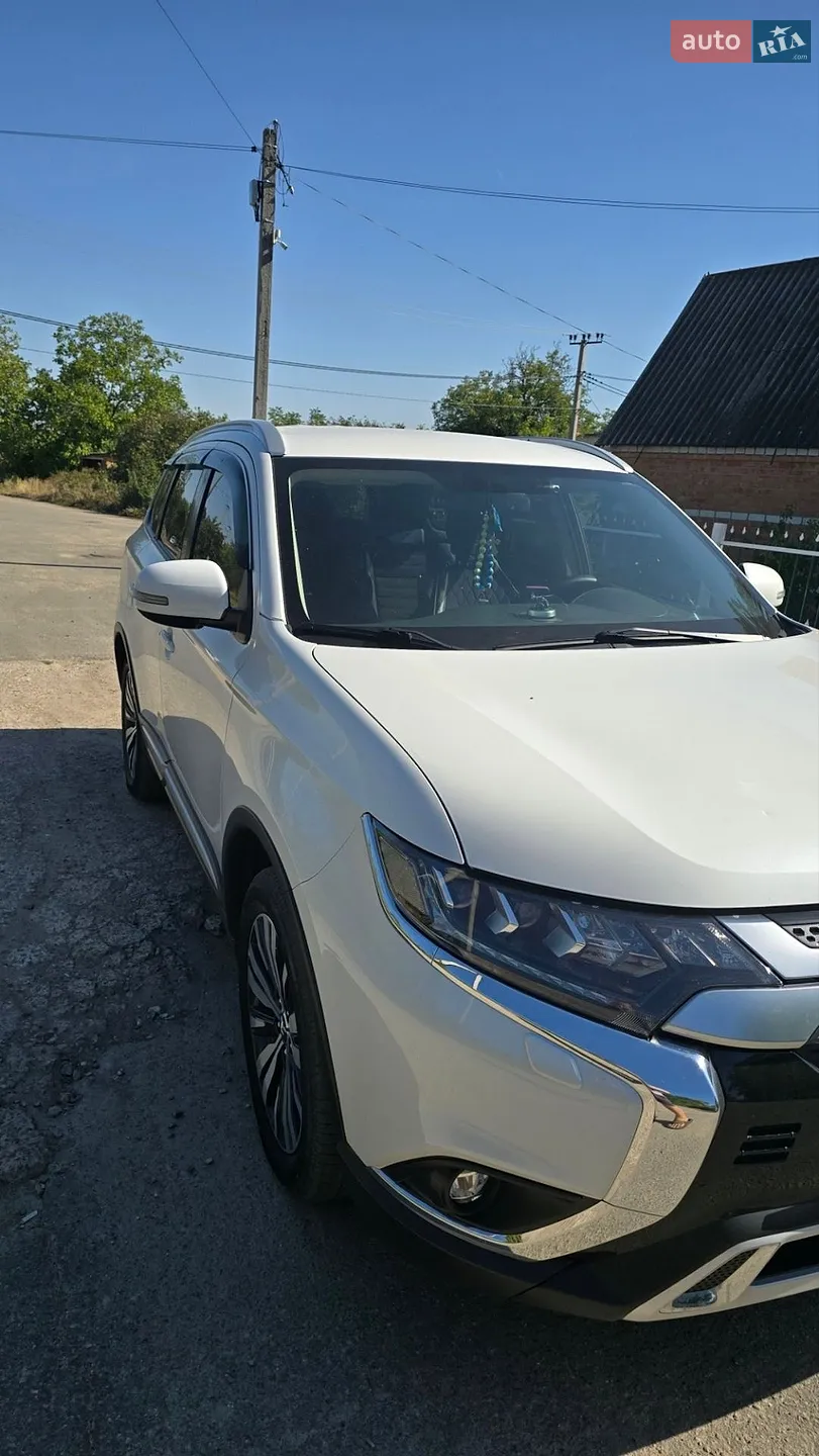 2020 Mitsubishi Outlander - мініатюра 4