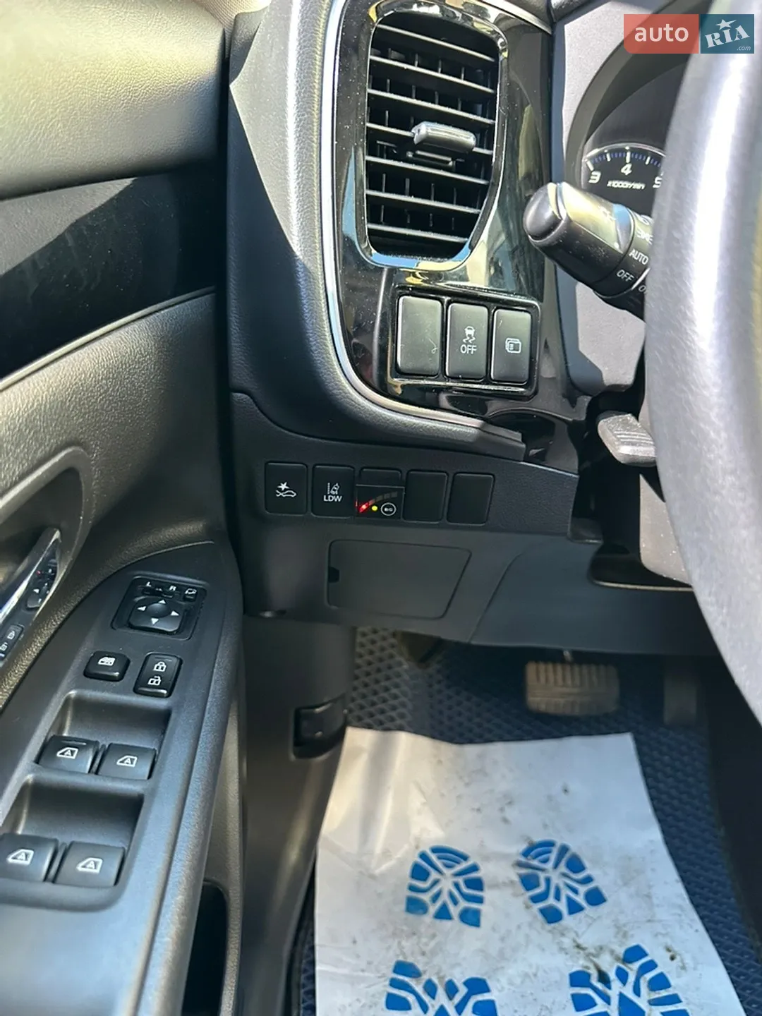 2020 Mitsubishi Outlander - мініатюра 28