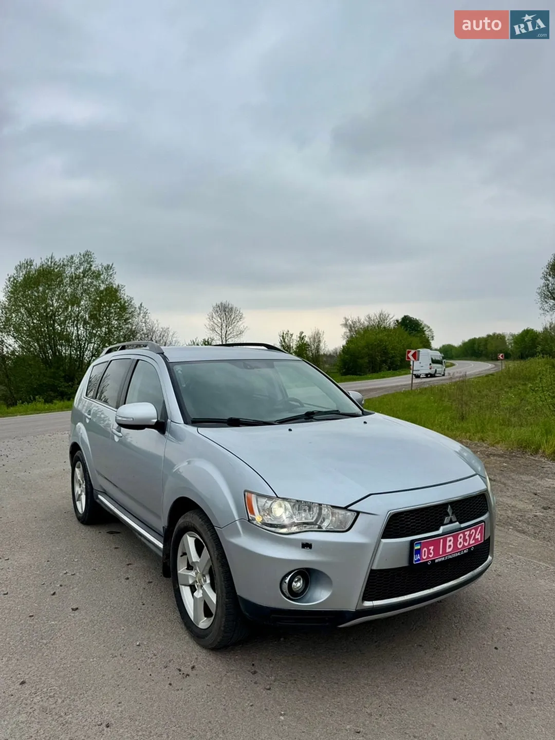 2010 Mitsubishi Outlander - фото 1