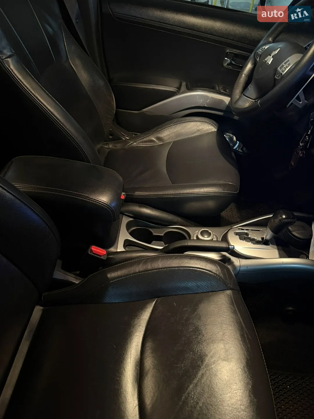 2011 Mitsubishi Outlander - мініатюра 12