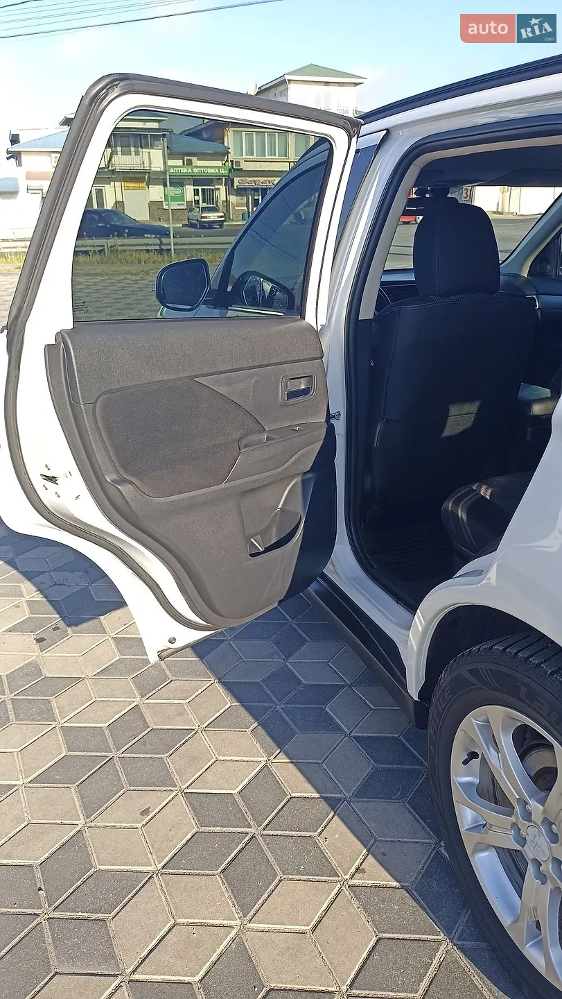 2013 Mitsubishi Outlander - мініатюра 21