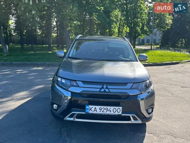 Mitsubishi Outlander 2023