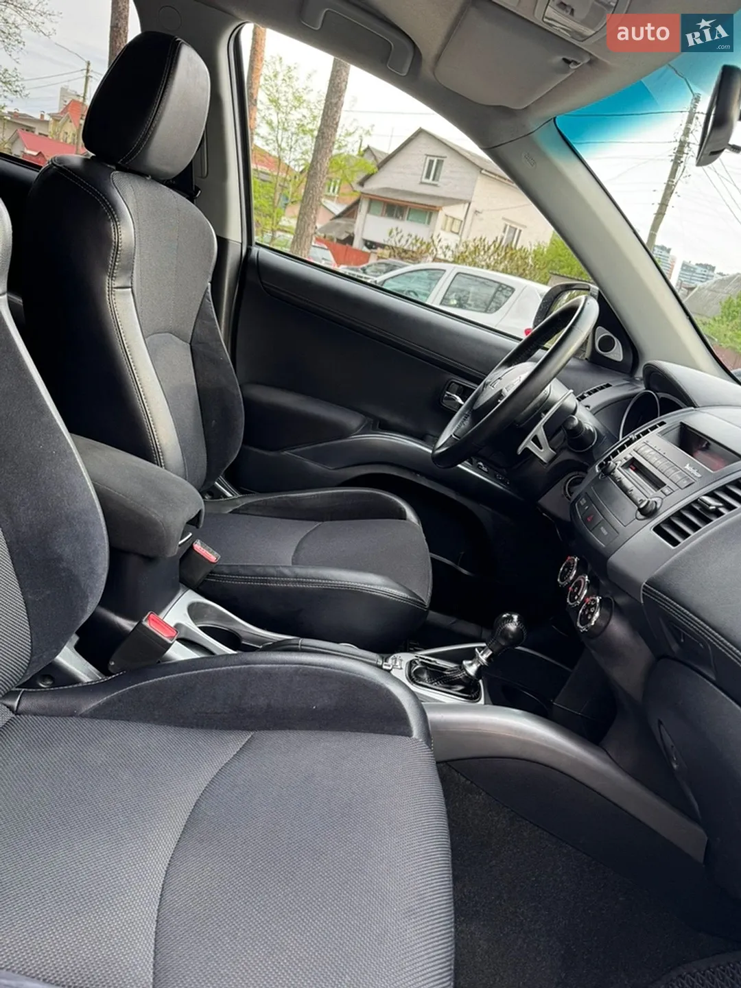2010 Mitsubishi Outlander - мініатюра 15